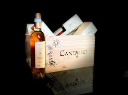 Vin Santo wine bottle with light gift box and Cantalici branding